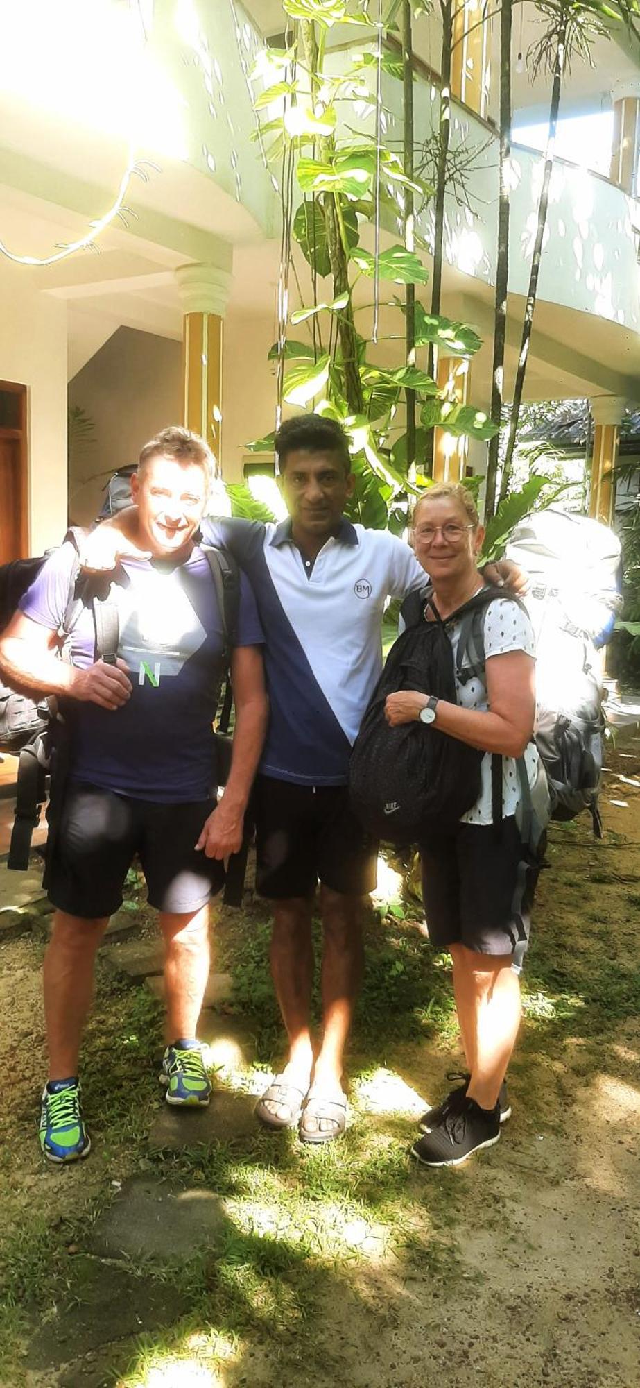 Minara Guest House Mirissa Bagian luar foto